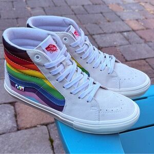 MENS VANS SK8-HI TOP PRIDE RAINBOW SKATEBOARD SNEAKERS - US SIZE 9.5 BARELY WORN